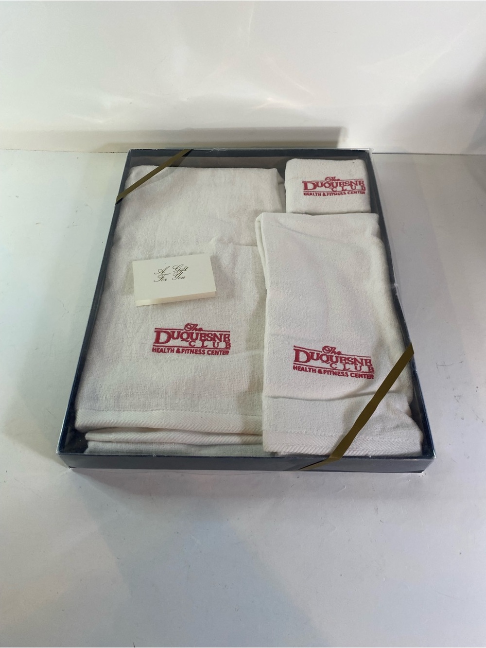 NIB Duquesne Club Health & Fitness Center Pittsburgh, PA Towel Gift Set